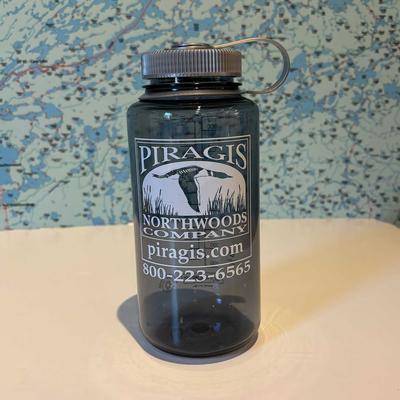 Nalgene Sustain 32oz Smoke Grey Piragis Logo